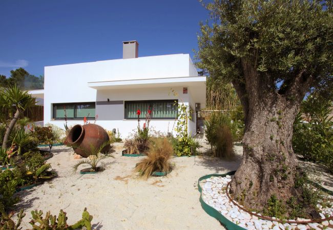 Villa in Península de Tróia - The White Villa by The Getaway Collection