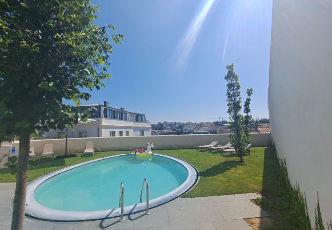 Apartment in Lisbon - Garden Swimming Pool Apartment